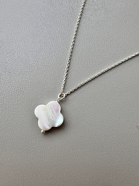 CLOVER pendant